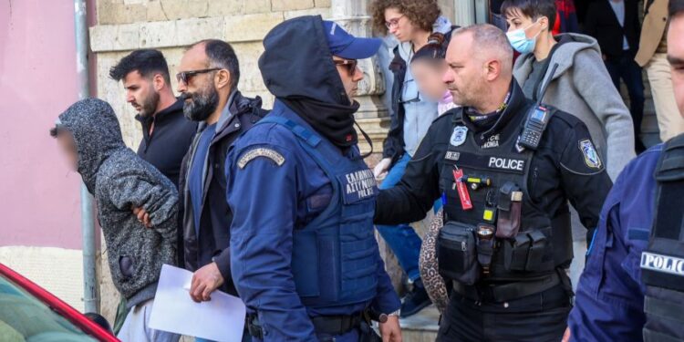 Προθεσμία έλαβε το ζευγάρι για την φρικτή κακοποίηση του 3χρονου αγοριού – Σε εξαιρετικά κρίσιμη κατάσταση το παιδί