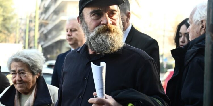 «Άλλος Άνθρωπος»: Ελεύθερος με απαγόρευση εξόδου από τη χώρα ο Κώστας Πολυχρονόπουλος