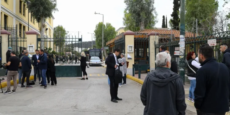 Έληξε ο συναγερμός για βόμβα στα δικαστήρια στην Ευελπίδων