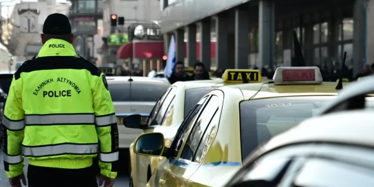 Κυκλοφοριακές ρυθμίσεις στο κέντρο της Αθήνας – Σε εξέλιξη η συγκέντρωση των οδηγών ταξί
