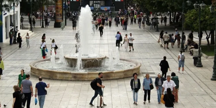 Έρευνα: Συγκρατημένοι στις αγορές τους οι Έλληνες – Τι «βλέπουν» για το επόμενο 12μηνο