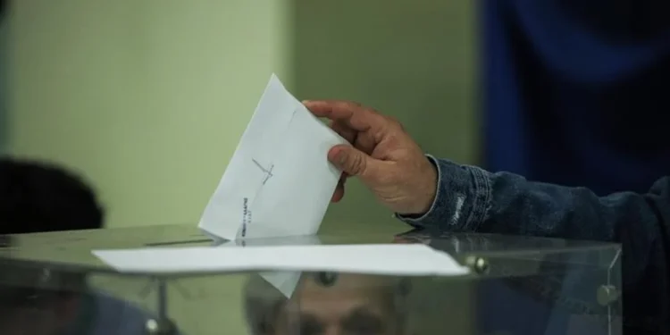 Δημοσκόπηση Interview: Το 77% «βλέπει» συγκάλυψη για τα Τέμπη και η ΝΔ προηγείται σταθερά