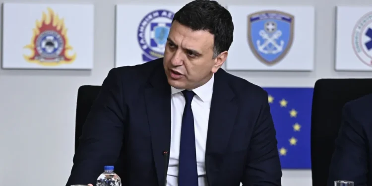 Κικίλιας: Θα δημιουργηθεί λιμάνι διαφυγής στη Σαντορίνη – Πού θα δένουν τα επιβατικά πλοία