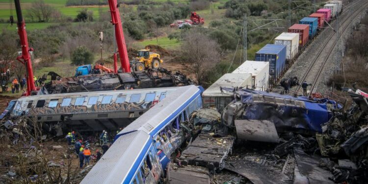 Τέμπη: Αίτημα εξαίρεσης των δύο πραγματογνωμόνων για τα βίντεο ζητά πατέρας θύματος