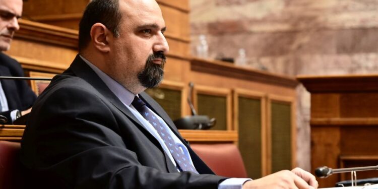 Παραιτείται με τη σύσταση της Προανακριτικής ο Χρ. Τριαντόπουλος