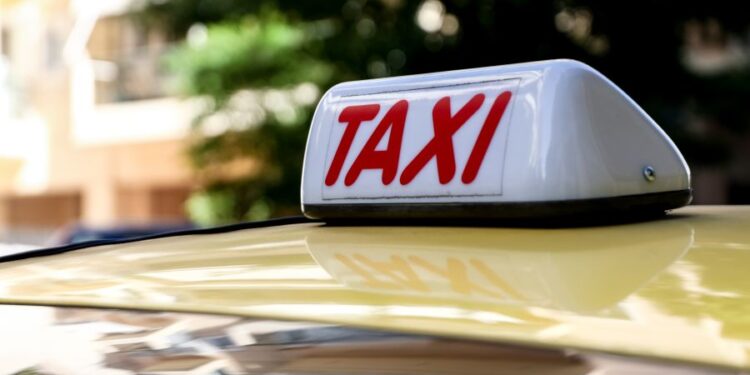 Ταξί: 24ωρη απεργία στην Αθήνα την Τετάρτη