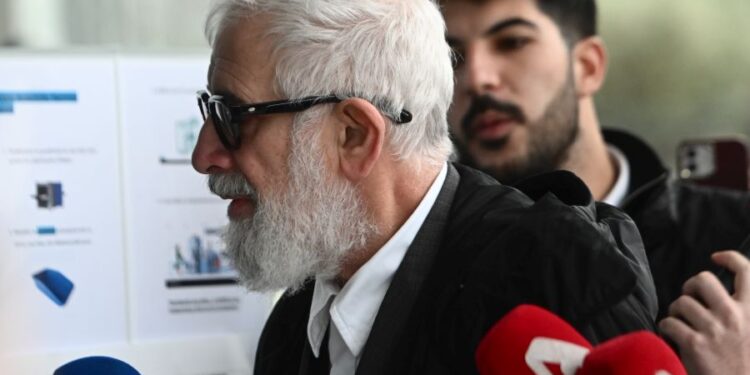 Δίκη Φιλιππίδη – Εισαγγελέας: Δεν έχετε ξανακούσει άντρα να την πέφτει σε γυναίκα άγρια;