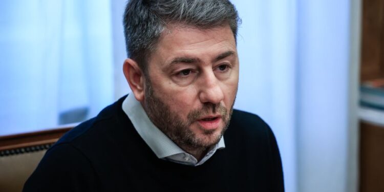 Ν. Ανδρουλάκης σε ΑΔΕΔΥ: Δεσμευόμαστε για επαναφορά του 13ου μισθού