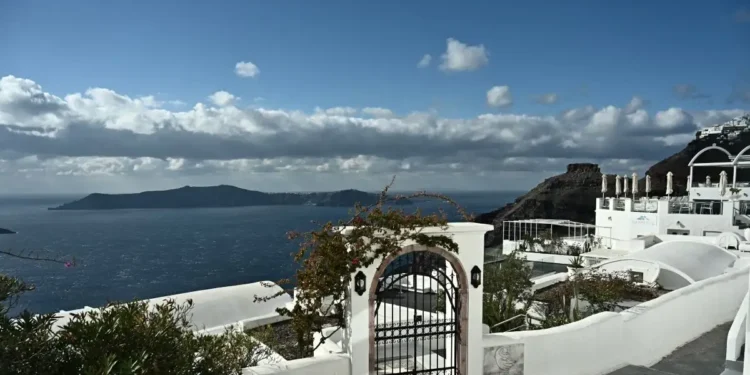 ΕΚΠΑ: «Σβήνει» σταδιακά η σεισμικότητα στις Κυκλάδες – Ηρεμούν τα Ρίχτερ, κανένας σεισμός πάνω από 4 R