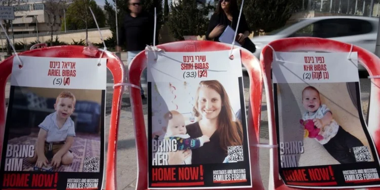 Η Χαμάς παρέδωσε για πρώτη φορά τέσσερις σορούς ομήρων στο Ισραήλ