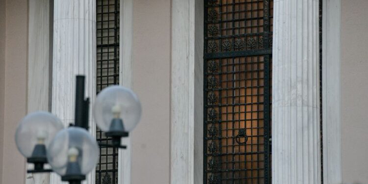 Κυβερνητικές πηγές προς Α. Τσίπρα: Στο σπίτι του κρεμασμένου δεν μιλάνε για σχοινί
