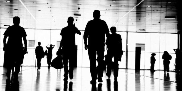 Μισθοί: Χάσμα μεταξύ δημόσιου και ιδιωτικού τομέα