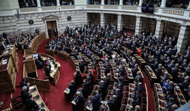 Πρόταση δυσπιστίας κατά της κυβέρνησης κατέθεσαν 85 βουλευτές από 5 κόμματα