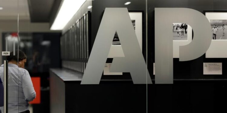 ΗΠΑ: Με δικαστική απόφαση η αποκατάσταση της πρόσβασης του Associated Press στις ενημερώσεις Τύπου στον Λευκό Οίκο