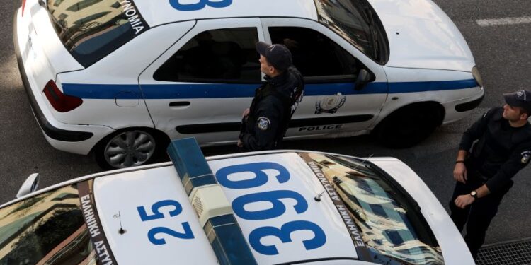 Μεσολόγγι: Ένοπλη ληστεία σε τράπεζα – Διέφυγαν οι δράστες