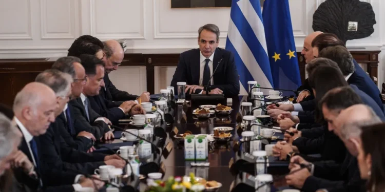 Μητσοτάκης στο Υπουργικό: Μέχρι τον Σεπτέμβριο το σύστημα πέδησης στα τρένα