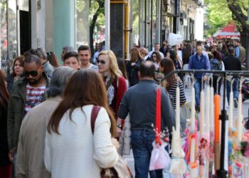 Πασχαλινό τραπέζι: Αυξήσεις σε αυγά, τσουρέκι – Ελλείψεις σε αρνί και κατσίκι
