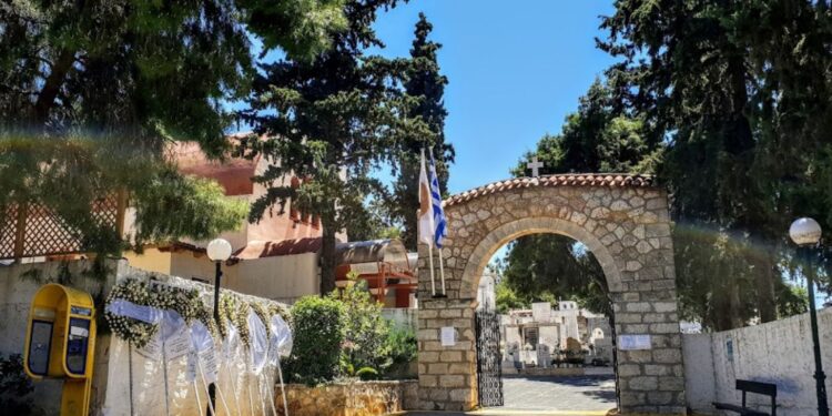 Eισήγηση της δημοτικής αρχής Ηρακλείου Αττικής να παραμείνουν ως έχουν τα δημοτικά κοιμητήρια