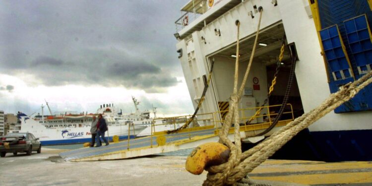 Απαγόρευση απόπλου σε ισχύ για ορισμένα δρομολόγια λόγω των ισχυρών ανέμων