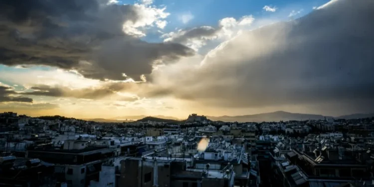 Καιρός: Χαμηλές θερμοκρασίες και βροχές