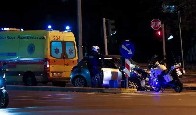 Περιστέρι: Λεωφορείο συγκρούστηκε με αυτοκίνητο – 3 τραυματίες