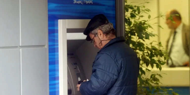Συντάξεις Ιουνίου: Πότε θα πιστωθούν τα χρήματα – Ημερομηνίες ανά ταμείο