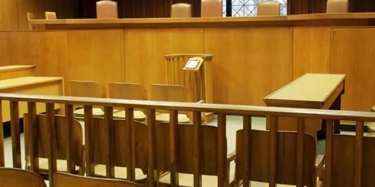 Βόλος: Καταδίκη πατριού για ξυλοδαρμό του 6χρονου παιδιού της συντρόφου του