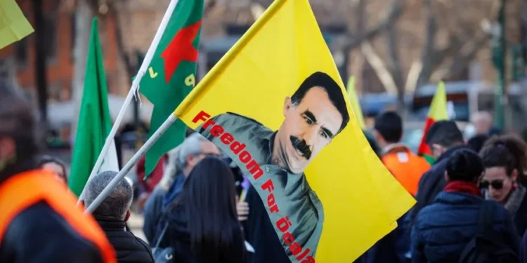 Το PKK ανακοίνωσε τη διάλυσή του και το τέλος του ένοπλου αγώνα