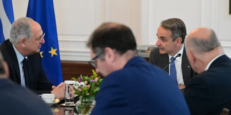 Συνάντηση Μητσοτάκη με Ευρωπαίο Επίτροπο: Η Ελλάδα στην πρώτη γραμμή προστασίας της θάλασσας