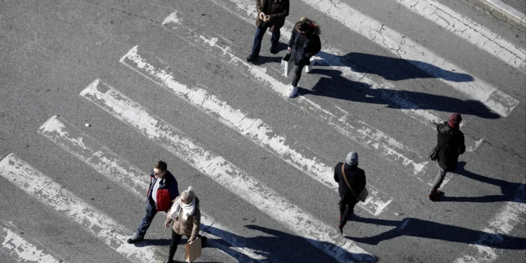 Από σήμερα οι πολίτες αξιολογούν το Δημόσιο – Πώς λειτουργεί η πλατφόρμα axiologisi.ypes.gov
