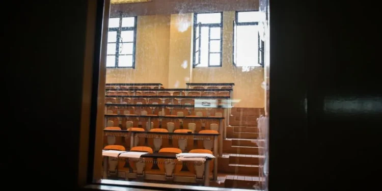 Επτά προσαγωγές για τα επεισόδια στη Νομική Αθηνών