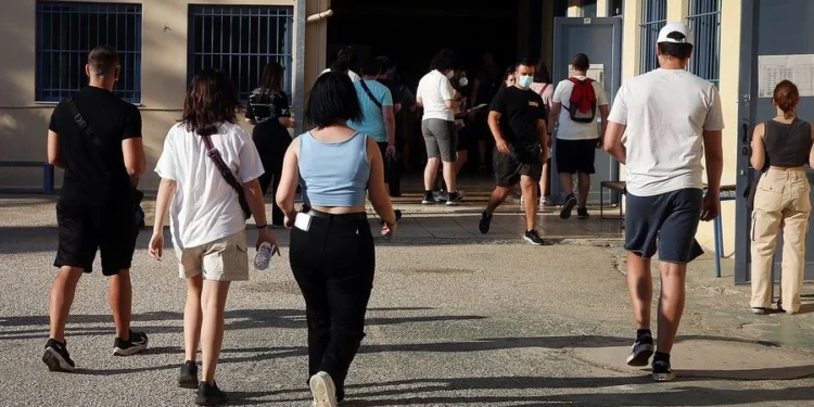 Πανελλήνιες 2025: Αναλυτικά το πρόγραμμα των εξετάσεων σε ΓΕΛ και ΕΠΑΛ