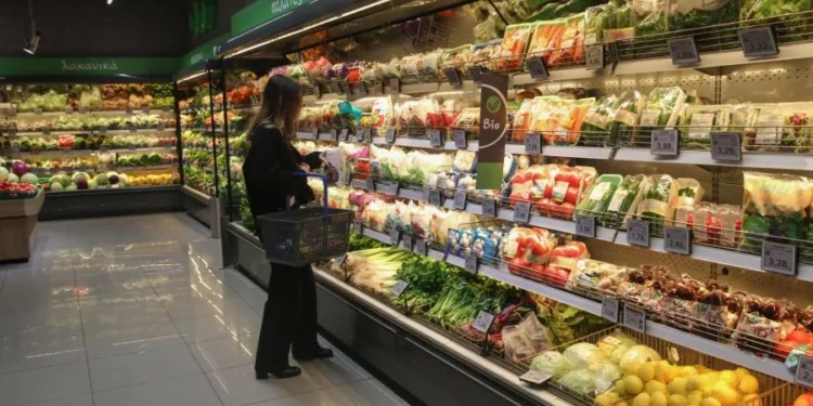 Eurostat: Σταθερός στο 2,2% ο πληθωρισμός τον Απρίλιο στην ευρωζώνη – Στην Ελλάδα μειώθηκε στο 2,7%