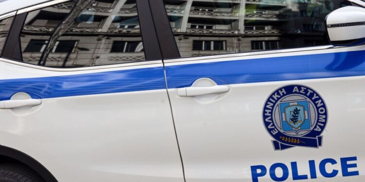 Ελεύθερη η θεία της 7χρονης που τραυματίστηκε θανάσιμα στην Καλλιθέα – Εισαγγελική έρευνα για το περιστατικό