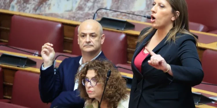 Αντιπαράθεση Κωνσταντοπούλου – Κακλαμάνη στη Βουλή