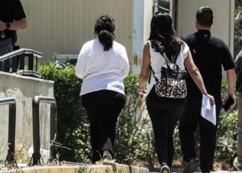 Προθεσμία για την Τρίτη έλαβε η «μαϊμού» τουριστική πράκτορας – Βαρύ το κατηγορητήριο