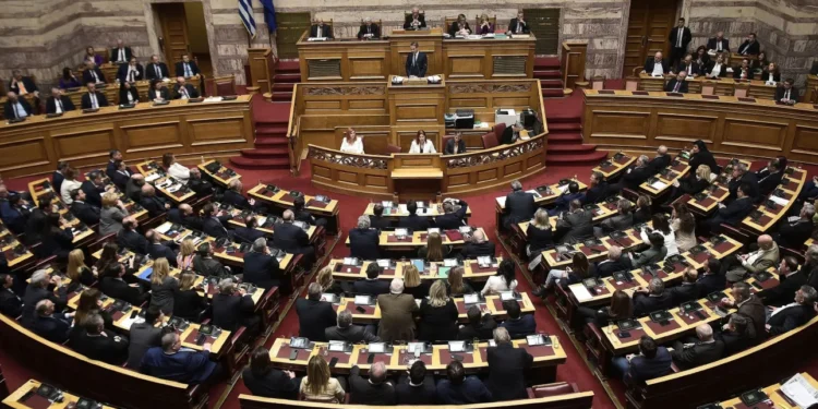 Αναθεώρηση Συντάγματος: Άρση μονιμότητας και πέντε ακόμα αλλαγές – Το «φάντασμα» του 2019