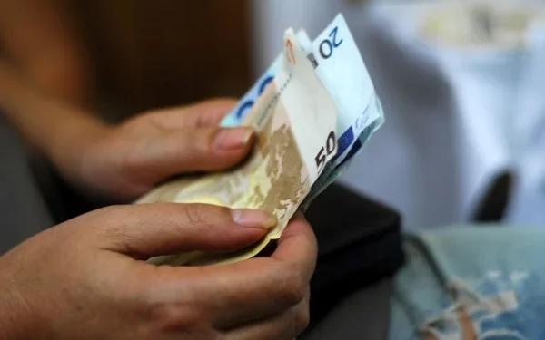 ΑΑΔΕ: Το 70% προσεγγίζει η φοροδιαφυγή σε συνεργεία και πλυντήρια αυτοκινήτων και στα parking – Υποχρεωτικό από 1ης Ιουλίου το ψηφιακό πελατολόγιο