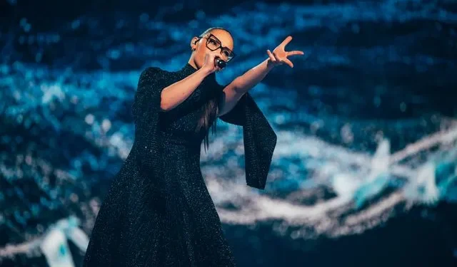 Eurovision 2025: Οι δημοσιογράφοι στην αρένα μίλησαν – Ποιες χώρες πάνε Τελικό, η θέση της Ελλάδας