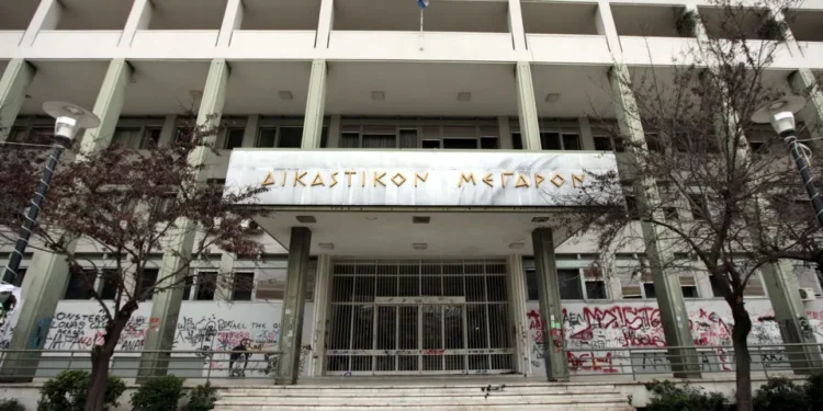 Λάρισα: Σήμερα απολογείται ο σύντροφος της μητέρας που κατηγορείται για κακοποίηση των παιδιών της