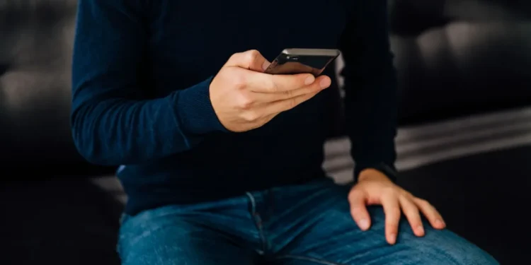 Τηλεφωνικές απάτες με την «υπογραφή» της τεχνητής νοημοσύνης – Πώς να προστατευτείτε αποτελεσματικά