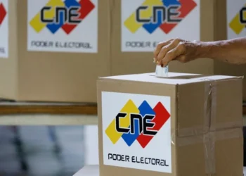Η Βενεζουέλα αναστέλλει τις πτήσεις από την Κολομβία – Καταγγέλλει αφίξεις «μισθοφόρων»