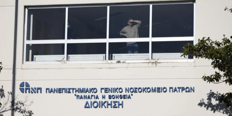 Πάτρα: Πέθανε ο 59χρονος που χτυπήθηκε στο κεφάλι από μάρμαρα πολυκατοικίας