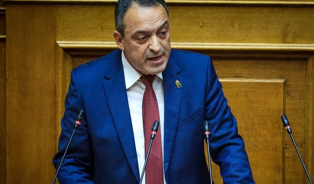 Σπαρτιάτες: Συγγνώμη λάθος, λέει ο Στίγκας για τη Greek Mafia