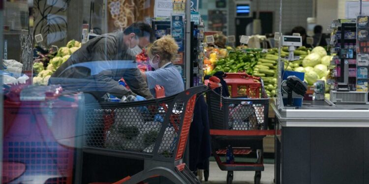 ΙΕΛΚΑ: Συνειδητοποιημένοι στην περιβαλλοντική τους συμπεριφορά οι Έλληνες καταναλωτές