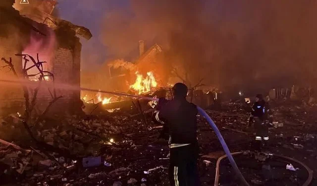 Τρίτη συνεχόμενη νύχτα σφοδρών ρωσικών επιδρομών στην Ουκρανία