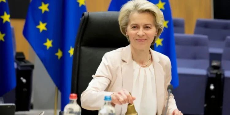 Ευρωπαϊκό Δικαστήριο: «Ένοχη» η φον ντερ Λάιεν για τα sms των εμβολίων της covid