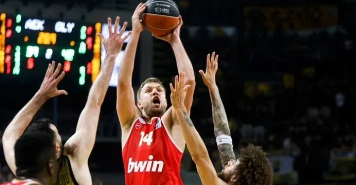 Στους τελικούς της GBL o Ολυμπιακός κόντρα στον Παναθηναϊκό