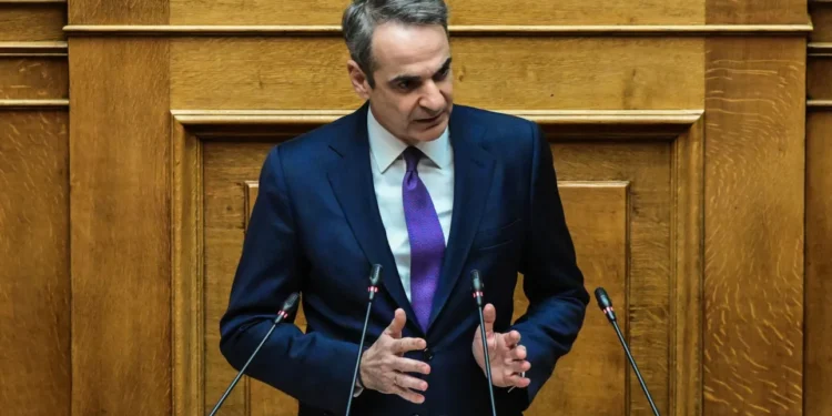Στη Βουλή ο νέος ΚΟΚ – Στις 13:00 θα μιλήσει ο πρωθυπουργός