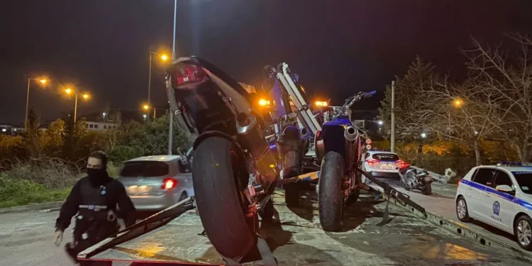 Εξόρμηση της Τροχαίας στην νοτιοανατολική Αττική – Κόπηκαν 266 κλήσεις σε 1.076 ελέγχους